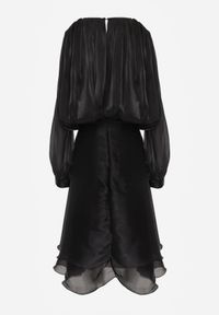 Renee - Czarna Rozkloszowana Sukienka Wieczorowa z Szyfonowej Tkaniny Amanna. Kolor: czarny. Materiał: szyfon, tkanina. Wzór: aplikacja. Typ sukienki: rozkloszowane. Styl: wizytowy #4