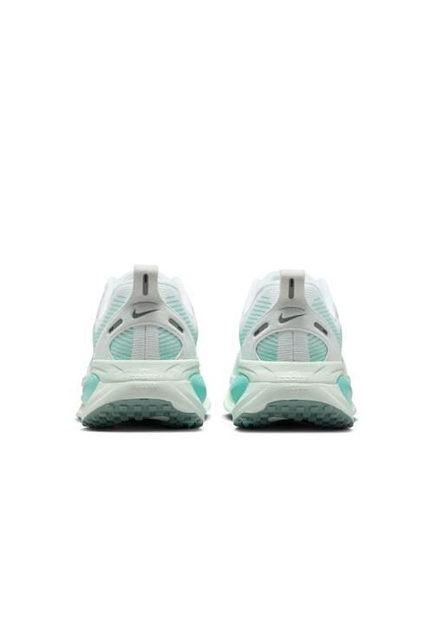 Buty do biegania damskie Nike Vomero 18. Kolor: wielokolorowy. Sport: bieganie