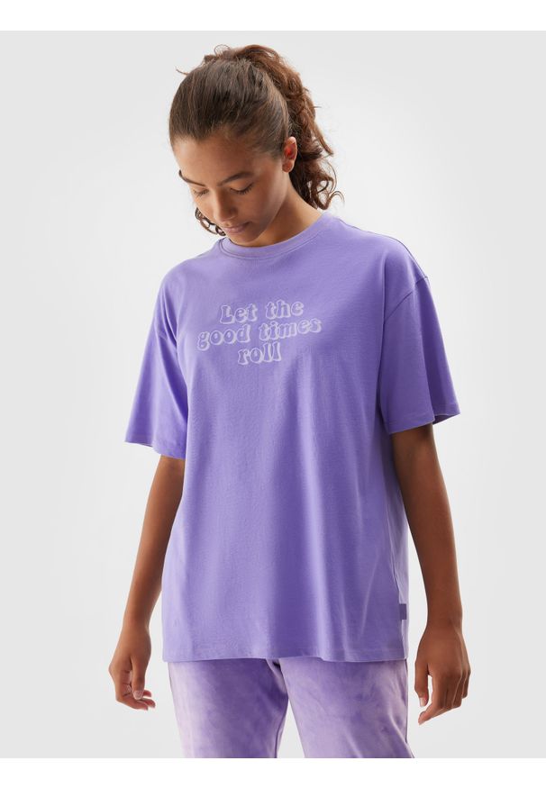 4f - 4F T-shirt z nadrukiem dziewczęcy - fioletowy 122 (6-7 lat). Kolor: fioletowy. Materiał: bawełna. Długość rękawa: krótki rękaw. Długość: krótkie. Wzór: nadruk. Sezon: lato