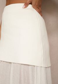 Renee - Jasnobeżowa Plisowana Spódnica Tiulowa z Wiskozy z Podszewką Balione. Okazja: na co dzień. Kolor: beżowy. Materiał: tiul, wiskoza. Styl: casual, elegancki #4
