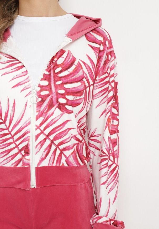 Born2be - Różowy Welurowy Komplet Dresowy Bluza z Florystycznym Printem i Szerokie Spodnie Taniussa. Kolor: różowy. Materiał: welur, dresówka. Wzór: nadruk