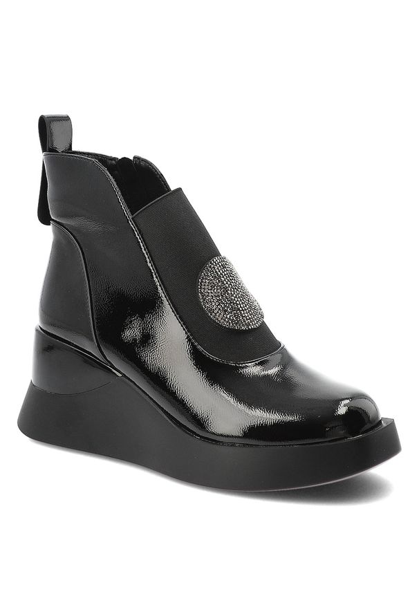 Czarne Botki S.Barski Wygodne Lakierowane Buty Damskie. Okazja: na co dzień. Zapięcie: zamek. Kolor: czarny. Materiał: lakier. Wzór: aplikacja. Obcas: na koturnie. Styl: casual, elegancki