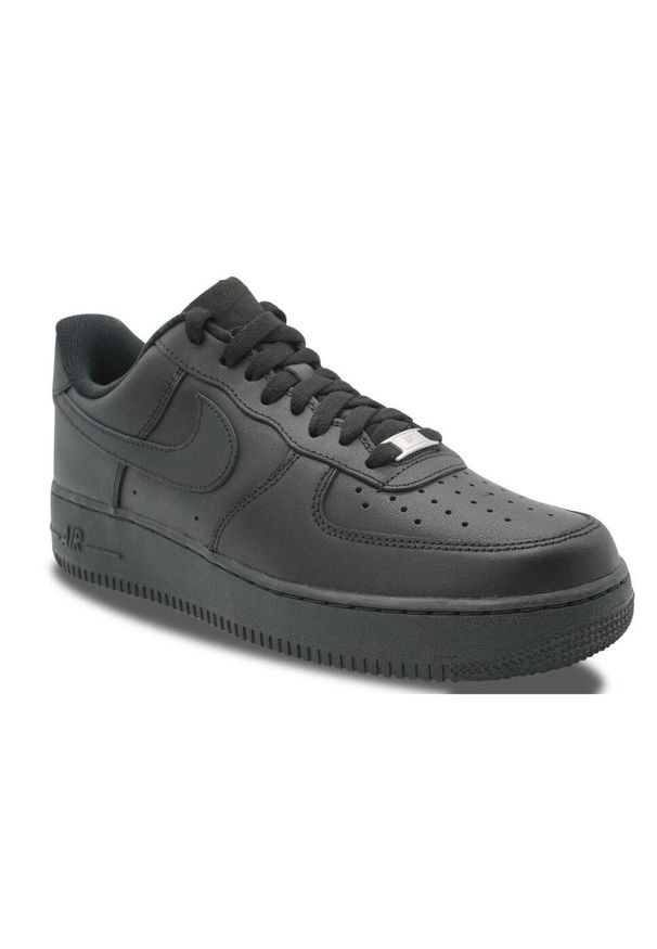 Buty do chodzenia męskie Nike Air Force 1 07. Zapięcie: sznurówki. Kolor: czarny. Materiał: syntetyk, tkanina, skóra, materiał. Szerokość cholewki: normalna. Model: Nike Air Force. Sport: turystyka piesza