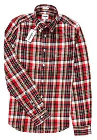 Wrangler - KOSZULA WRANGLER LS 1PKT BUTTON DOWN SALSA RED W5883NWWN. Typ kołnierza: button down. Kolor: czerwony. Wzór: aplikacja #3