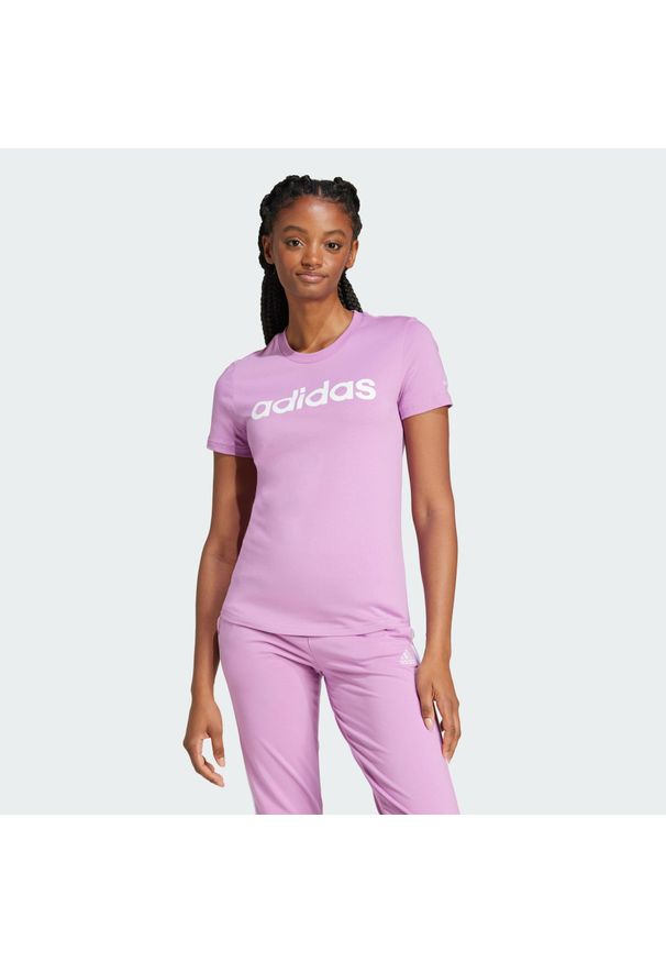 Adidas - Koszulka Essentials Slim Logo. Kolor: fioletowy, wielokolorowy, biały. Sport: fitness