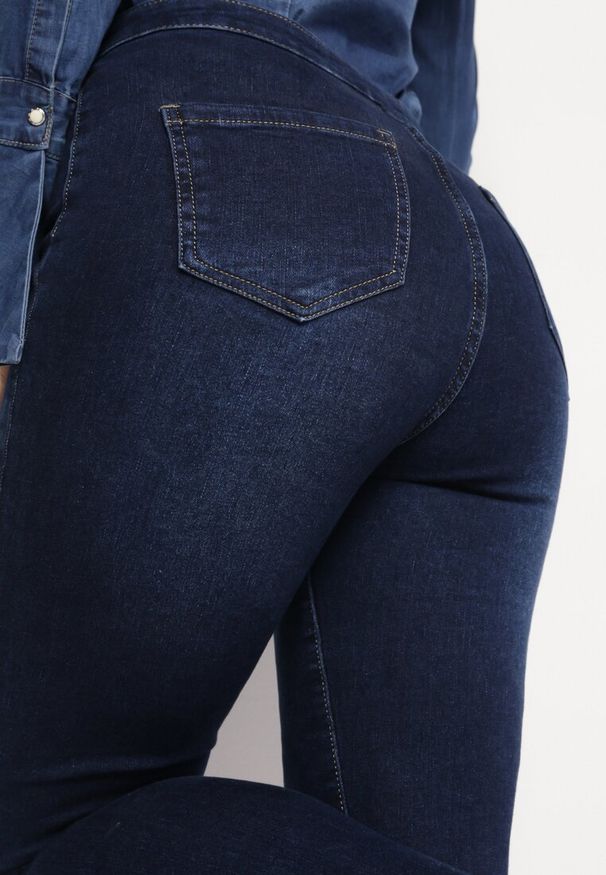 Born2be - Niebieskie Jeansy Skinny z Postrzępionymi Nogawkami Nogoi. Kolor: niebieski