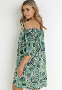 Born2be - Zielona Sukienka Mini z Hiszpańskim Dekoltem i Ozdobnym Wiązaniem Yarelina. Okazja: na co dzień. Kolor: zielony. Materiał: tkanina. Długość rękawa: krótki rękaw. Sezon: lato, wiosna. Typ sukienki: proste. Styl: casual. Długość: mini #3