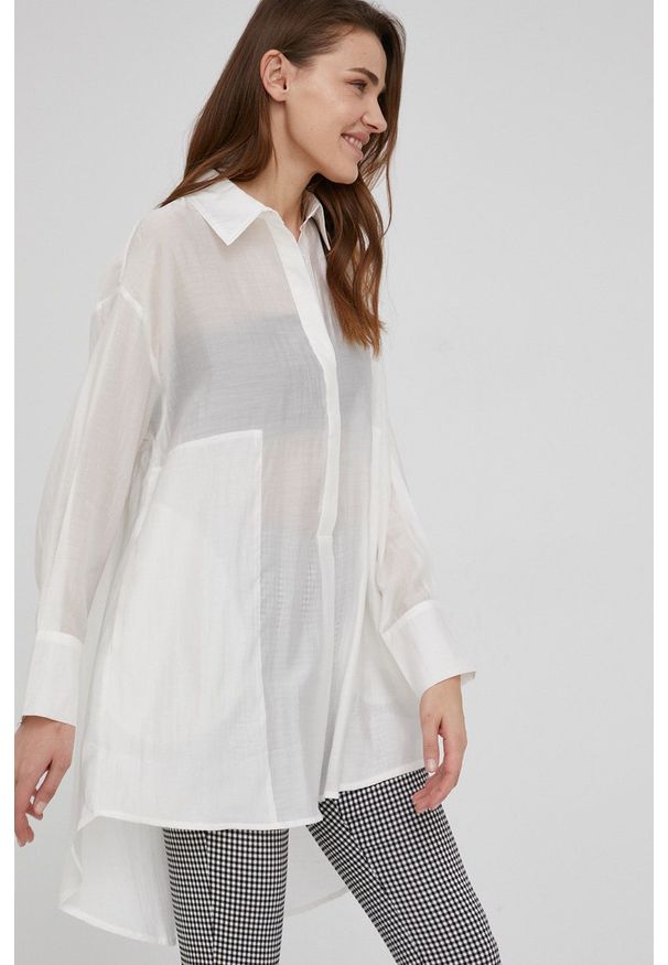Answear Lab bluzka damska kolor biały. Kolor: biały. Materiał: tkanina. Długość: krótkie. Styl: wakacyjny