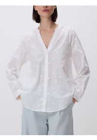 Reserved - Koszula z aplikacjami - biały. Kolor: biały. Materiał: bawełna. Wzór: aplikacja #1