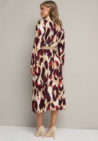Born2be - Czerwono-Beżowa Koszulowa Sukienka Rozkloszowana w Abstrakcyjny Wzór z Plecionym Paskiem Miririda. Okazja: na co dzień. Typ kołnierza: dekolt w kształcie V. Kolor: czerwony. Materiał: materiał, wiskoza, jeans. Wzór: aplikacja. Typ sukienki: koszulowe. Styl: casual, elegancki #2