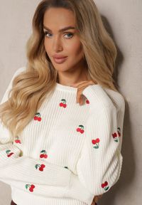 Renee - Biały Sweter z Wiskozą i Haftowanymi Wisienkami Vaioria. Okazja: na co dzień. Kolor: biały. Materiał: wiskoza. Wzór: haft. Styl: casual, elegancki #3