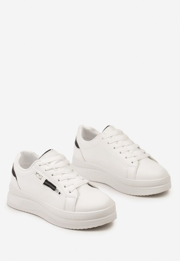 Born2be - Biało-Czarne Sneakersy na Grubej Podeszwie z Ozdobnym Suwakiem Vitrea. Nosek buta: okrągły. Kolor: czarny. Materiał: materiał. Obcas: na obcasie. Wysokość obcasa: niski