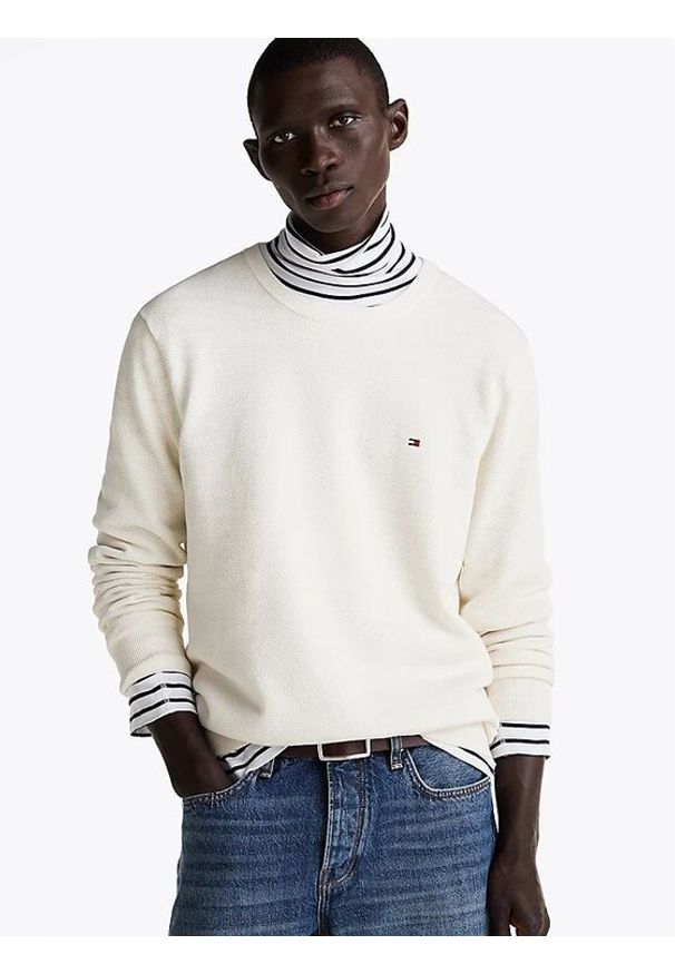 TOMMY HILFIGER - Tommy Hilfiger Sweter Essential MW0MW36347 Écru Regular Fit. Materiał: bawełna