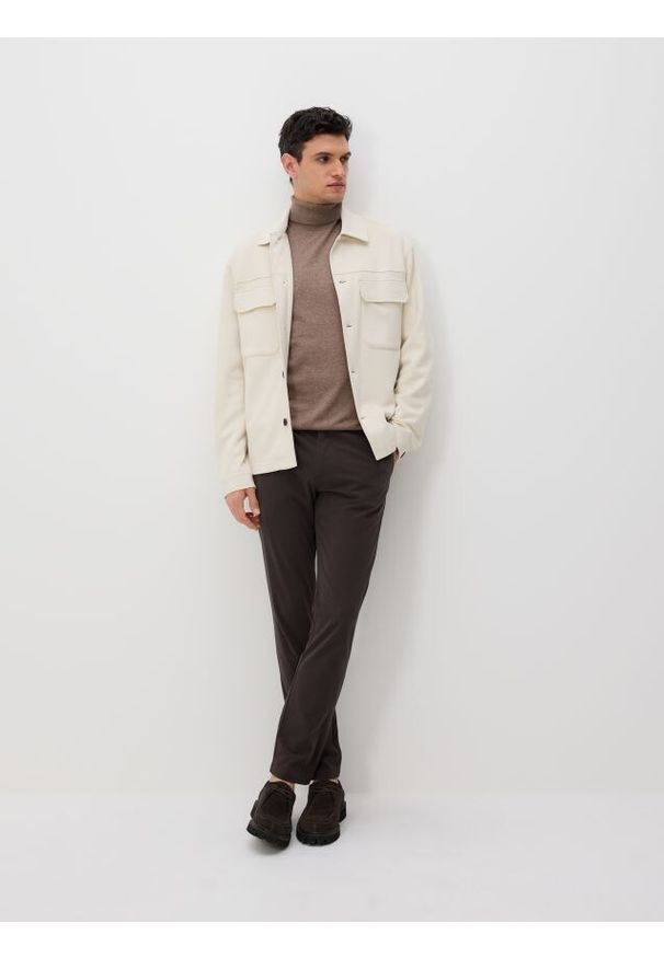 Reserved - Spodnie chino slim fit - ciemnobrązowy. Kolor: brązowy. Materiał: tkanina, bawełna