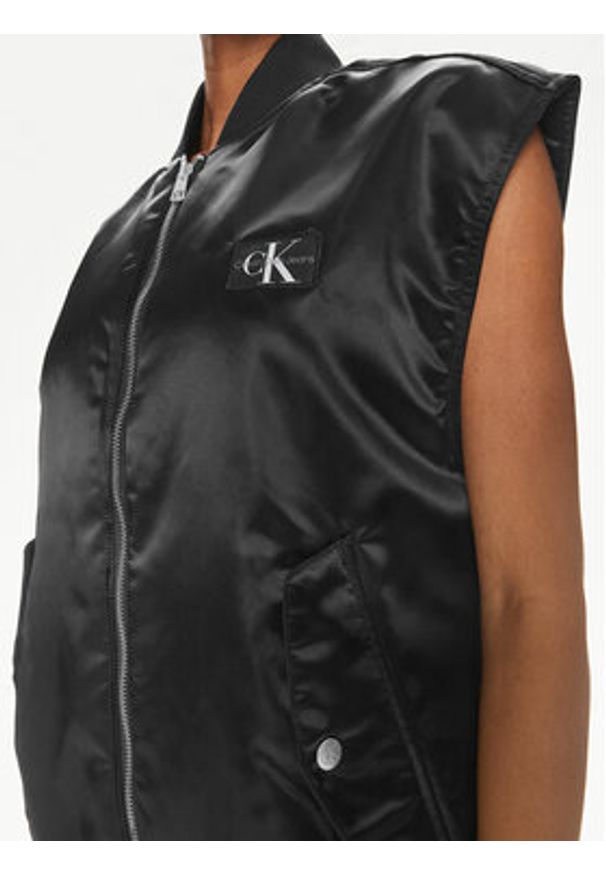 Calvin Klein Jeans Bezrękawnik J20J223039 Czarny Relaxed Fit. Kolor: czarny. Materiał: syntetyk. Długość rękawa: bez rękawów