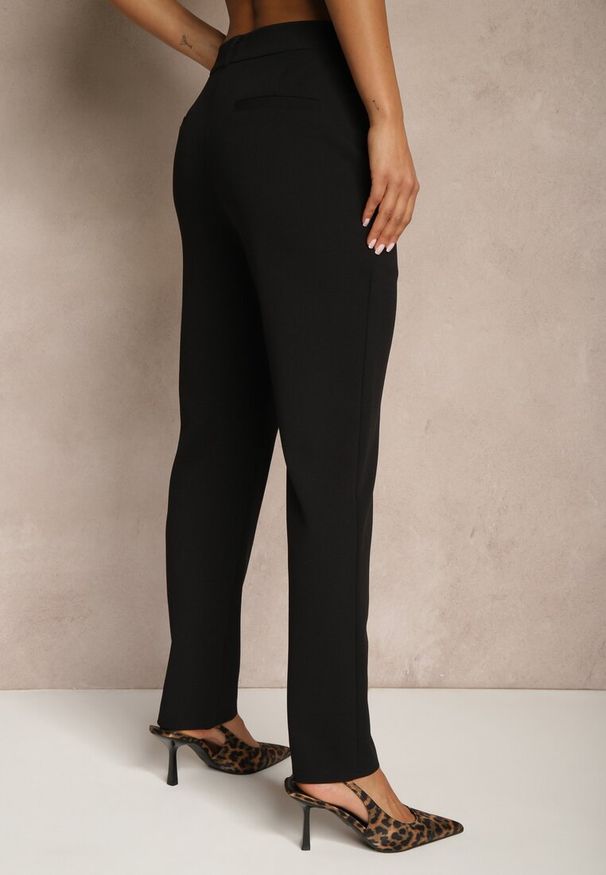 Renee - Czarne Spodnie z Wiskozą o Garniturowym Kroju High Waist Senaridra. Okazja: na co dzień. Stan: podwyższony. Kolor: czarny. Materiał: wiskoza. Styl: klasyczny, casual, elegancki