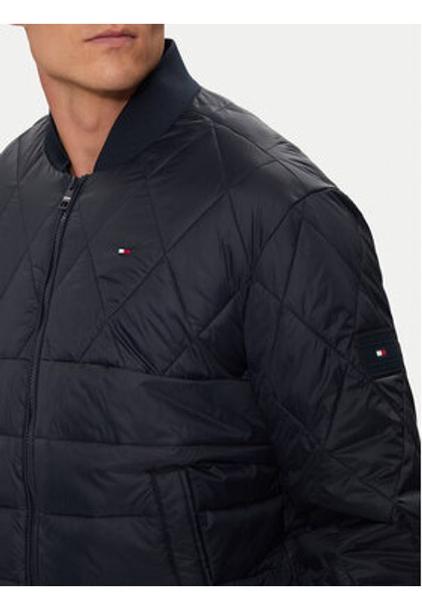 TOMMY HILFIGER - Tommy Hilfiger Kurtka bomber MW0MW36325 Granatowy Regular Fit. Kolor: niebieski. Materiał: syntetyk