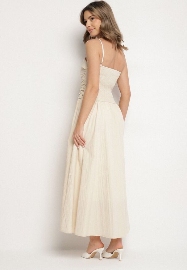 Born2be - Beżowa Wiskozowa Sukienka z Bawełną z Zakładką Atenavia. Okazja: na co dzień. Kolor: beżowy. Materiał: bawełna, wiskoza. Długość rękawa: na ramiączkach. Typ sukienki: proste. Styl: klasyczny, casual, elegancki