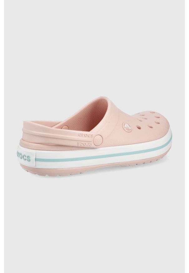 Crocs klapki damskie kolor różowy. Nosek buta: okrągły. Kolor: różowy. Materiał: materiał. Wzór: gładki