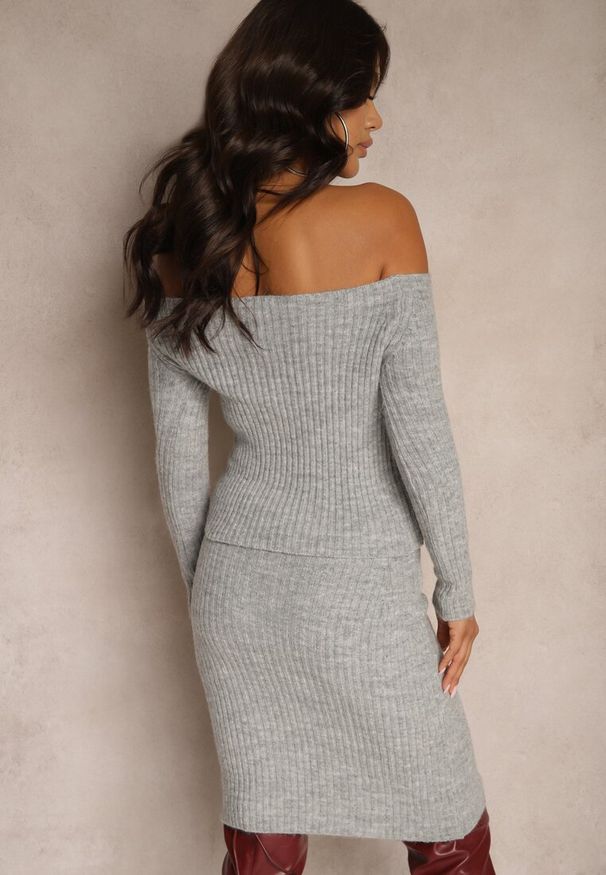 Renee - Szary Prążkowany Komplet Dzianinowy Spódnica o Dopasowanym Kroju i Bluzka Soravia. Kolor: szary. Materiał: dzianina, prążkowany