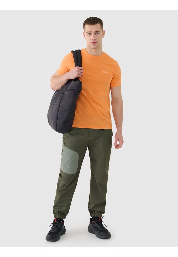 4f - 4F T-shirt regular gładki męski - pomarańczowy XXL. Okazja: na co dzień. Kolor: pomarańczowy. Materiał: bawełna, materiał, dzianina, jersey, skóra. Długość rękawa: krótki rękaw. Długość: krótkie. Wzór: gładki. Styl: klasyczny, casual, sportowy