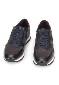 Wittchen - Męskie sneakersy skórzane wielokolorowe szaro-granatowe. Okazja: na co dzień. Nosek buta: okrągły. Kolor: szary, niebieski, wielokolorowy. Materiał: zamsz, skóra. Sezon: jesień