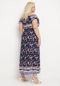 Born2be - Granatowa Sukienka na Lato Bawełniana Hiszpanka z Wzorem Paisley i Gumką w Pasie Vediana. Okazja: na ślub cywilny, na co dzień, na spacer, na wesele. Typ kołnierza: dekolt hiszpanka. Kolor: niebieski. Materiał: bawełna. Długość rękawa: na ramiączkach. Wzór: paisley. Sezon: lato. Styl: casual #2