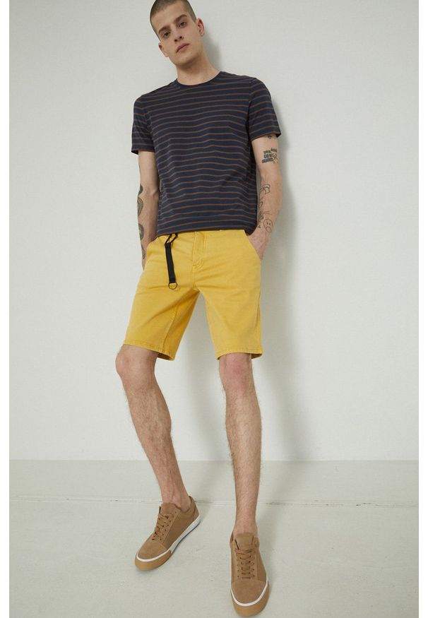 medicine - Medicine szorty jeansowe męskie kolor żółty. Kolor: żółty. Materiał: jeans. Wzór: gładki