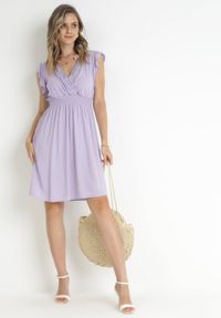 Born2be - Fioletowa Sukienka Mini z Wiskozy z Koronkową Tasiemką i Gumką w Talii Susanji. Kolor: fioletowy. Materiał: wiskoza, koronka. Długość: mini #5