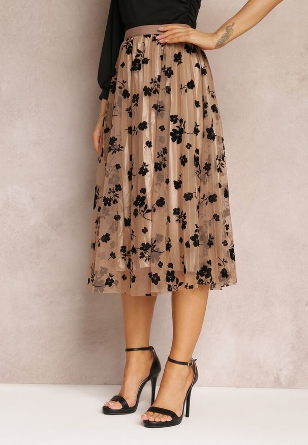 Renee - Ciemnobeżowa Spódnica Midi Tiulowa z Welurowymi Kwiatami i Gumką w Talii Zihrosa. Kolor: beżowy. Materiał: welur, tiul. Wzór: kwiaty