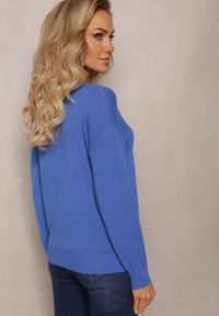 Renee - Niebieski Klasyczny Sweter z Okrągłym Płytkim Dekoltem Seminita. Kolor: niebieski. Sezon: jesień, zima. Styl: klasyczny #4