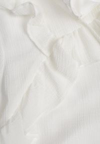 Renee - Biała Bluzka w Stylu Coquette z Falbankami i Wiązaniem przy Szyi Seathrina. Typ kołnierza: kołnierz z falbankami. Kolor: biały. Materiał: poliester, jeans #4