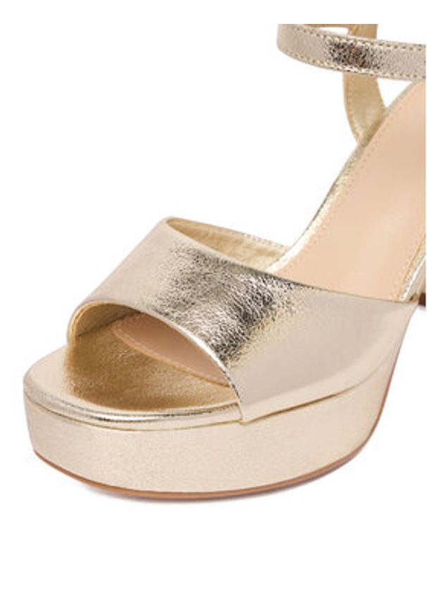 DeeZee Sandały CEO-SF79601 Złoty. Kolor: złoty. Materiał: materiał