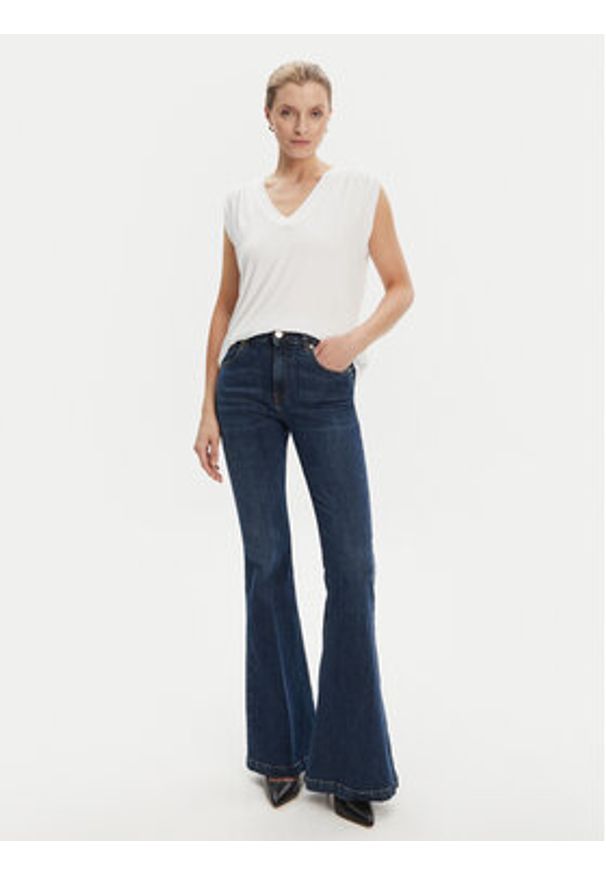 Guess Bluzka W5YP52 KCYW2 Biały Regular Fit. Kolor: biały. Materiał: syntetyk