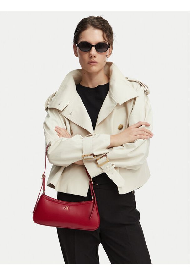 Calvin Klein Torebka Ck Small Shoulder Bag LV04F3170G Bordowy. Kolor: czerwony. Materiał: skórzane