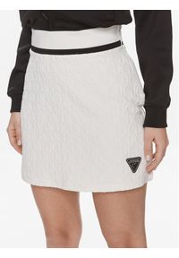 Guess Spódnica mini Cheri V4RD01 KBSL0 Biały Regular Fit. Kolor: biały. Materiał: syntetyk