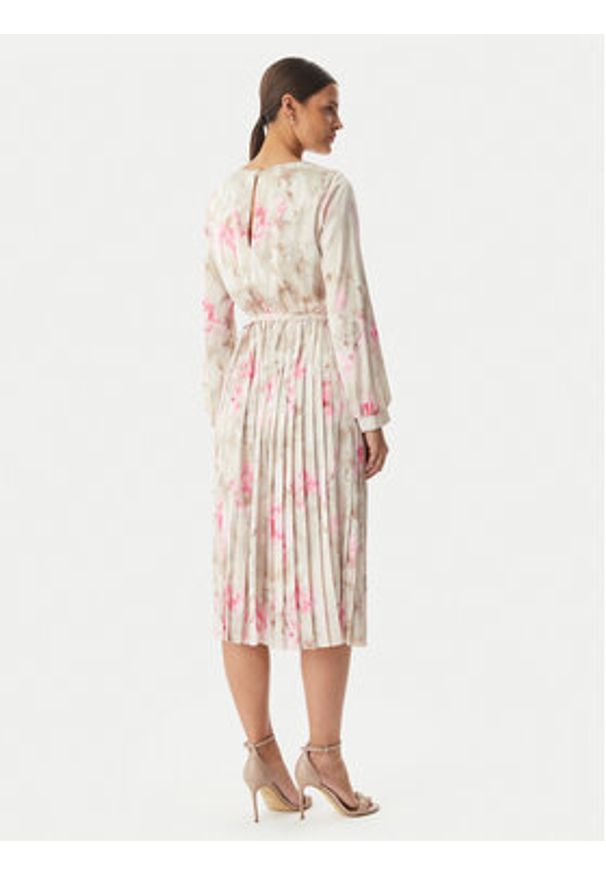 Rinascimento Sukienka koktajlowa CFC0127960003 Beżowy jasny Regular Fit. Kolor: beżowy. Materiał: syntetyk. Styl: wizytowy