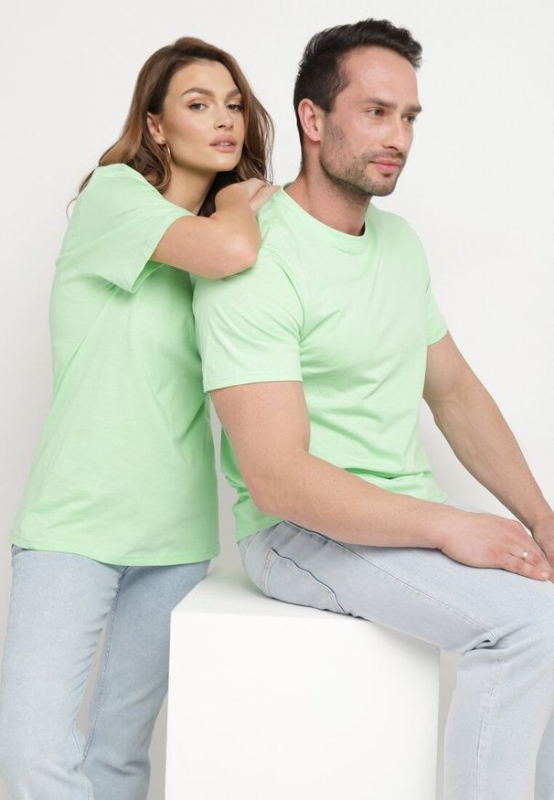 Born2be - Zielona Koszulka Avonmorra. Kolor: zielony. Materiał: bawełna, jeans, dzianina. Długość rękawa: krótki rękaw. Długość: krótkie. Wzór: gładki