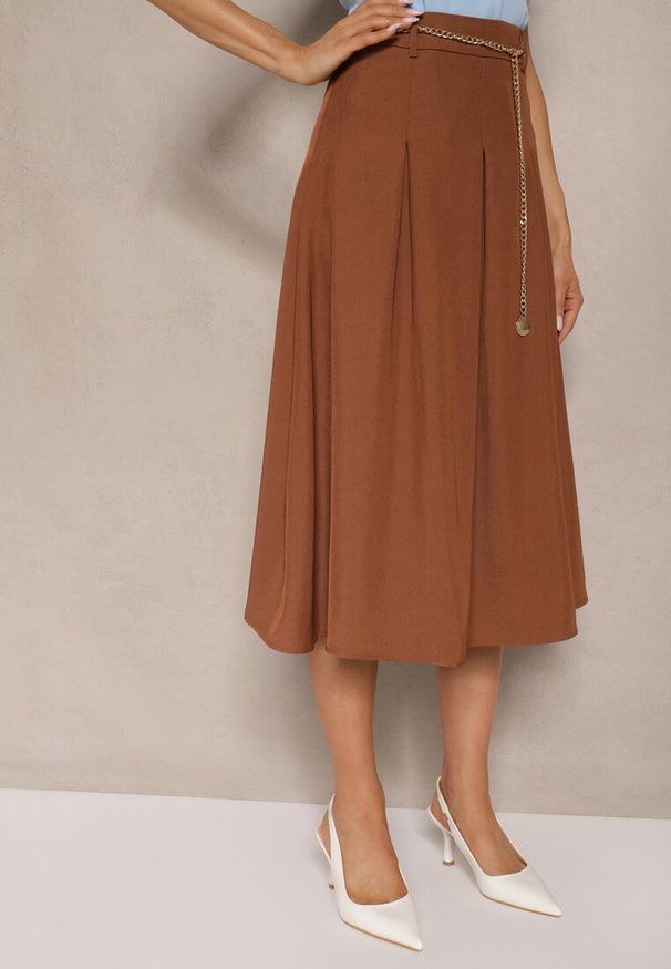 Renee - Brązowa Spódnica z Wiskozą o Rozkloszowanym Kroju z Paskiem Łańcuszkiem Lilethra. Kolor: brązowy. Materiał: wiskoza. Styl: elegancki