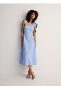 Reserved - Sukienka midi - jasnoniebieski. Kolor: niebieski. Materiał: dzianina. Długość: midi