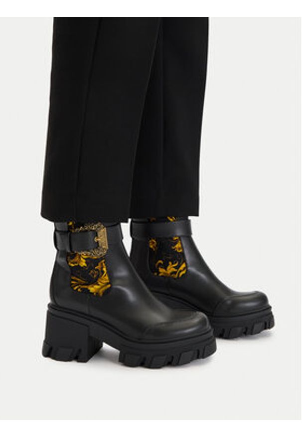 Versace Jeans Couture Botki 79VA3S84 Czarny. Kolor: czarny. Materiał: skóra