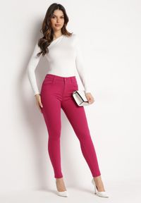 Born2be - Fuksjowe Spodnie Skinny Holaven. Kolor: różowy. Długość: długie. Wzór: grochy #4