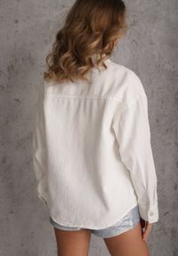 Renee - Biała Jeansowa Kurtka Koszulowa z Bawełny z Kieszeniami Desreta. Kolor: biały. Materiał: bawełna, jeans #2