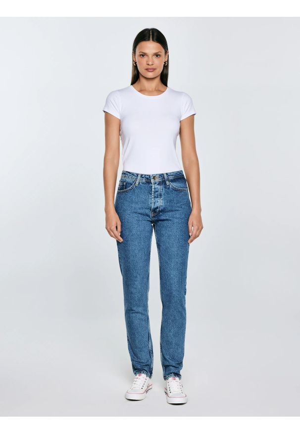 Big-Star - Jeansy damskie z kolekcji Authentic niebieskie Authentic 400. Kolor: niebieski. Wzór: aplikacja, haft. Sezon: lato. Styl: sportowy, elegancki, klasyczny, vintage