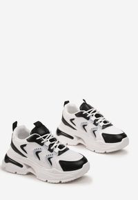 Renee - Biało-Czarne Sneakersy na Grubej Podeszwie z Metalicznymi Wstawkami Seta. Okazja: na co dzień. Kolor: biały #2