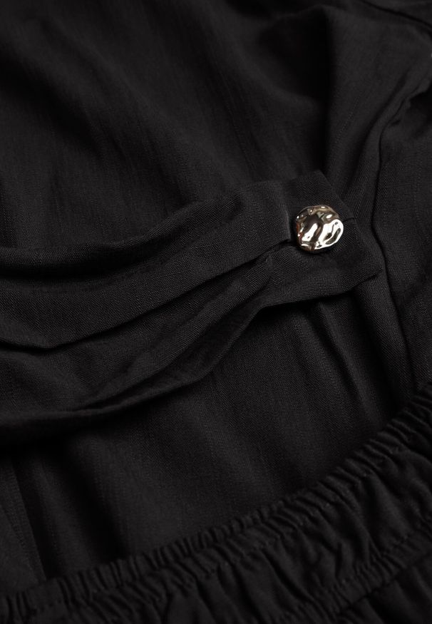 Born2be - Czarny Wiskozowy Komplet Asymetryczna Koszula i Spodnie z Kieszeniami Moneia. Kolor: czarny. Materiał: wiskoza