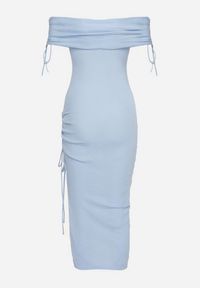 Born2be - Niebieska Sukienka Midi Dopasowana z Hiszpańskim Dekoltem i Rozcięciem Sadille. Kolor: niebieski. Styl: elegancki. Długość: midi #6