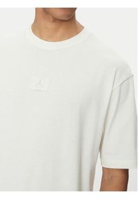 Nike T-Shirt FZ1912 Écru Regular Fit. Materiał: bawełna #3