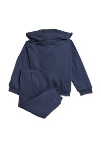 Adidas - Fleece Track Suit. Okazja: na uczelnię. Kolor: niebieski. Materiał: dresówka, materiał. Styl: sportowy