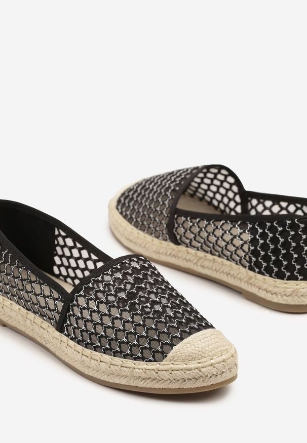Renee - Czarne Espadryle z Siateczkową Cholewką i Plecionką Lillevi. Okazja: na co dzień. Kolor: czarny. Materiał: jeans. Szerokość cholewki: normalna. Styl: elegancki, casual